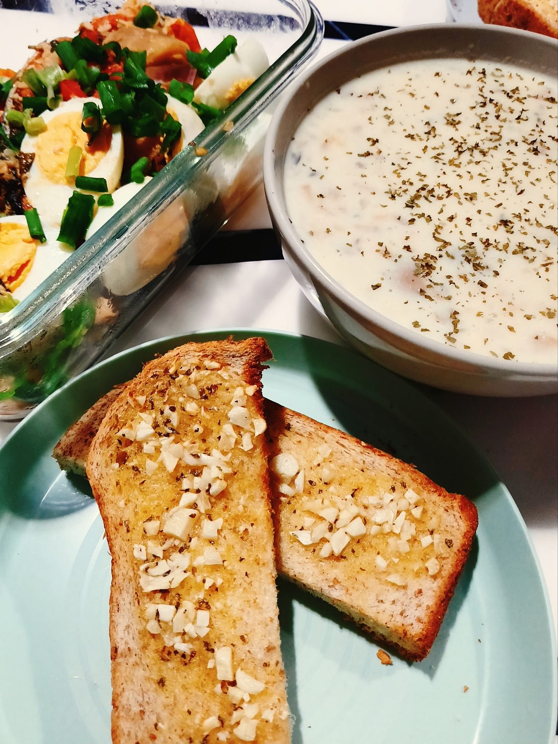 No-flour Mushroom Soup & Wholemeal Garlic Bread [Recipe]